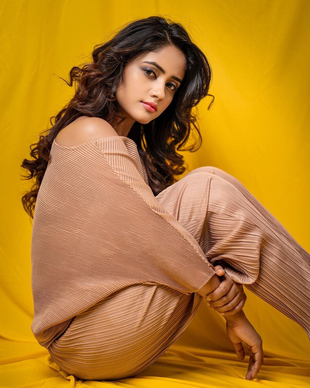 Sonu Sood’s Blood donation app Video features Nisha Guragain, is her Bollywood debut on the cards?