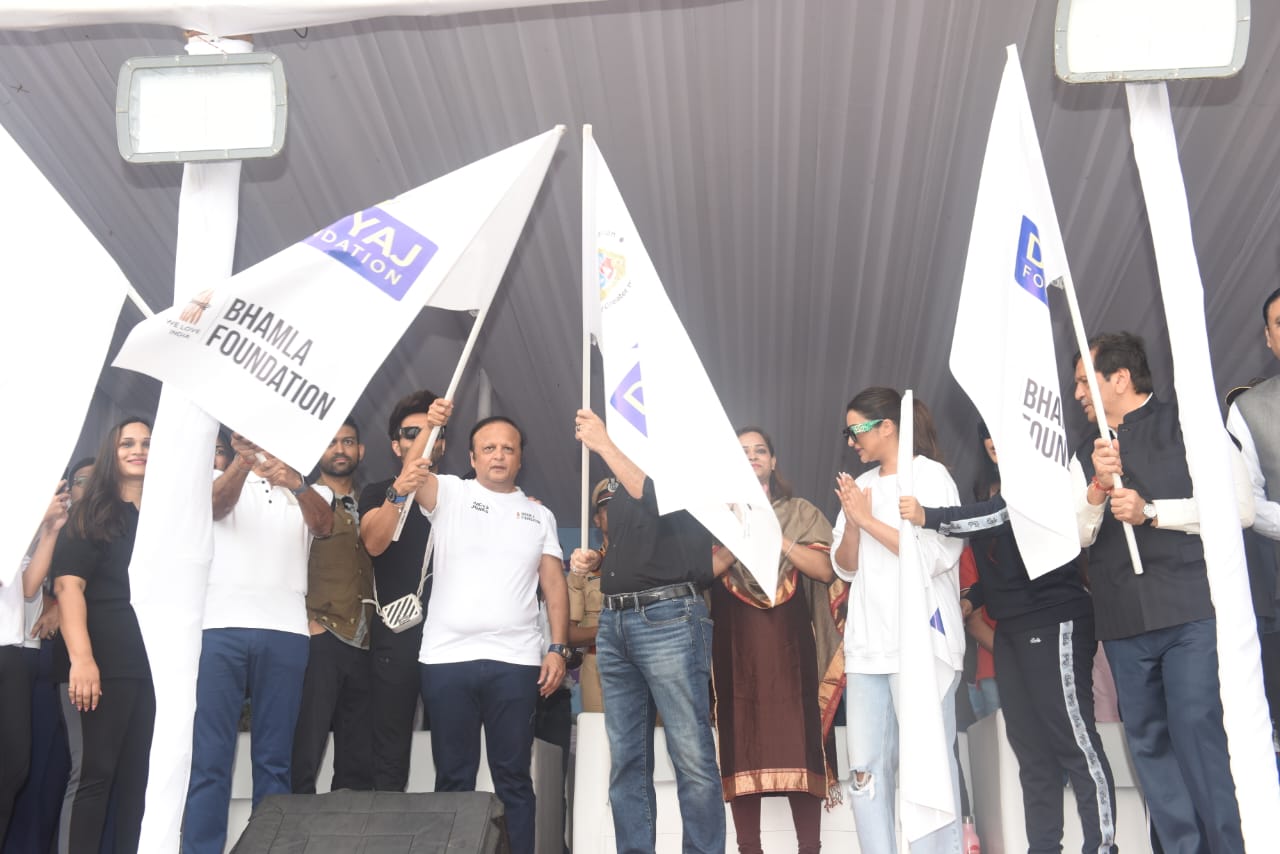 Cleanathon 2022: Beach Clean Up Drive Post Ganapati Visarjan organised by Divyaj foundation , Bhamla Foundation and MCGM