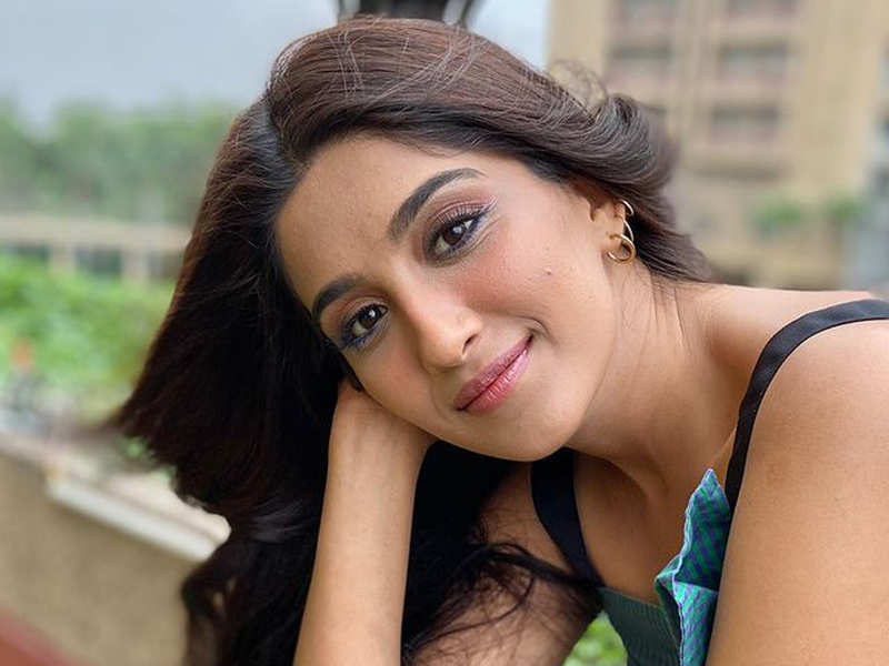 Choti Sardarni Nimrit Kaur Ahluwalia daily proves she has a heart of Gold! Read inside for more deets!