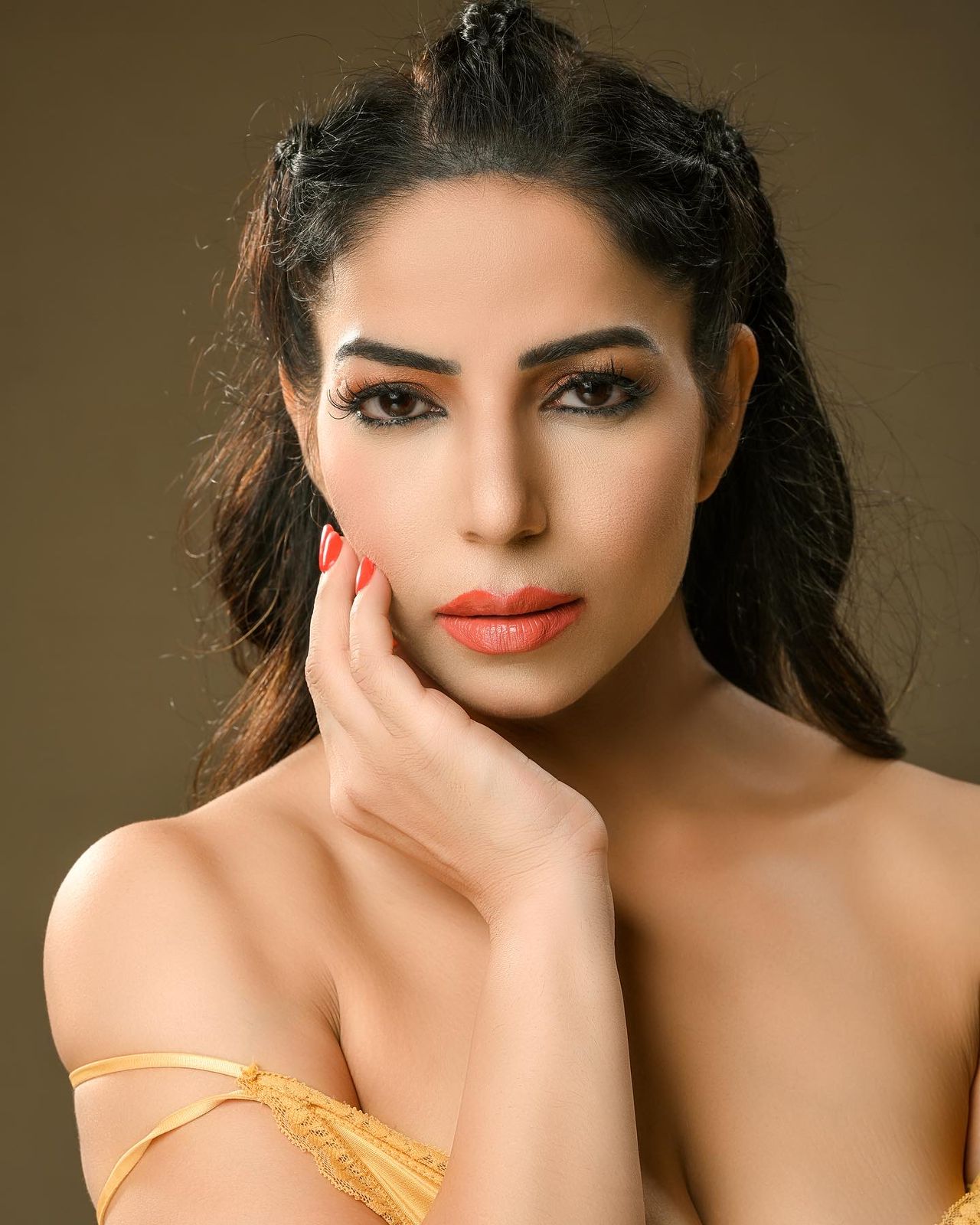 Maahi Will Win The Race.