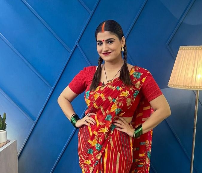 Actress Subuhii Joshii’s new avatar of Bigg Buzz is colourful & peppy