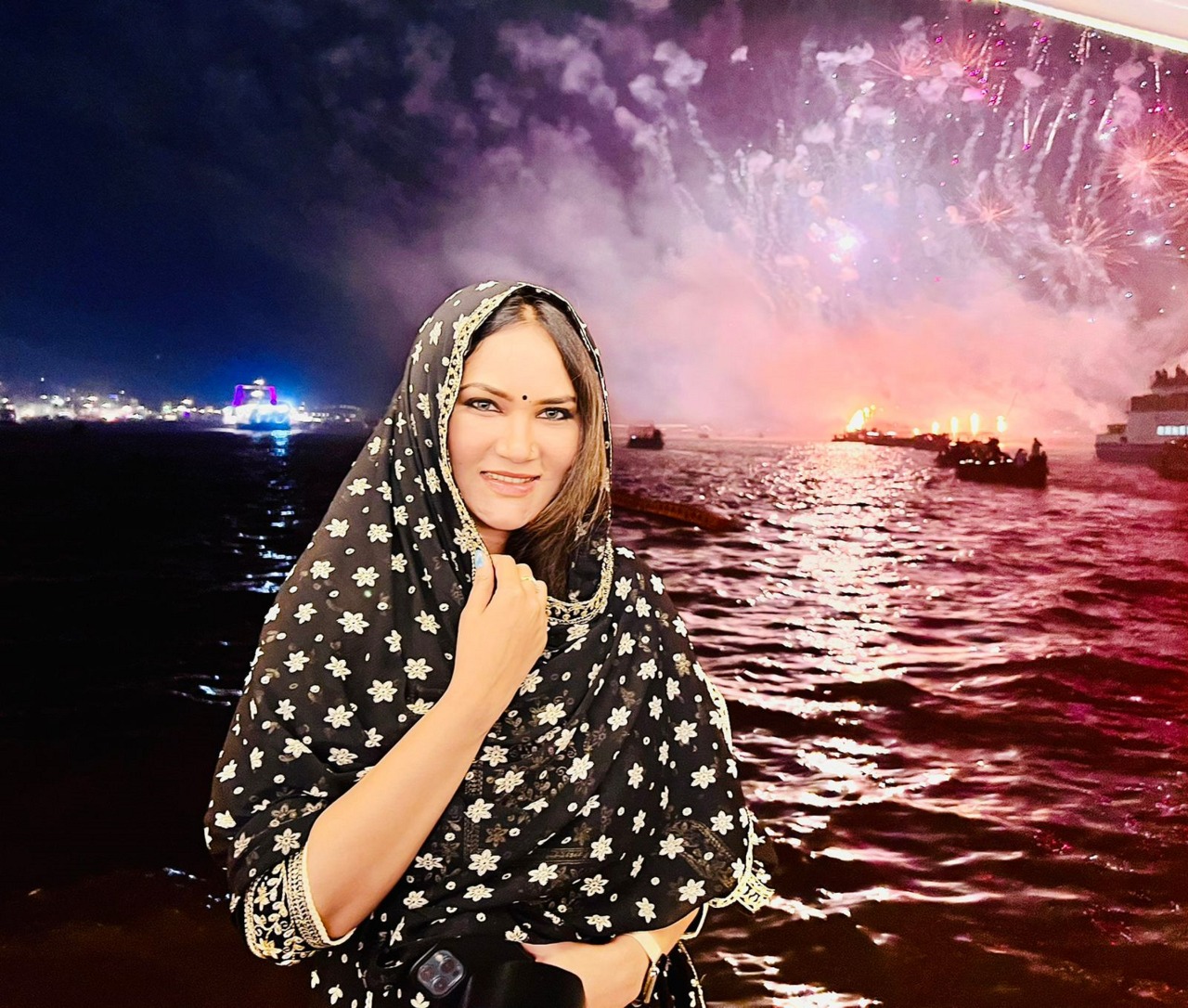 &TV’s Happu Ki Ultan Paltan’s Dabangg Dulhania, aka Kamna Pathak, visits Kashi Nagri during Dev Deepawali