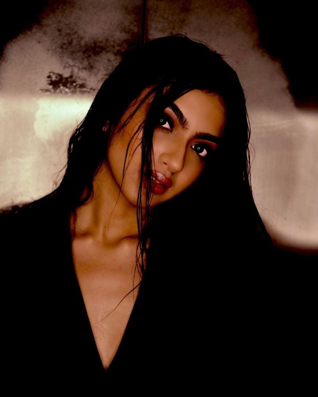 Thank you for carrying the entire show on your shoulders", says Team Voot on appreciating the actress on her debut series 'The Vibe Hunter'