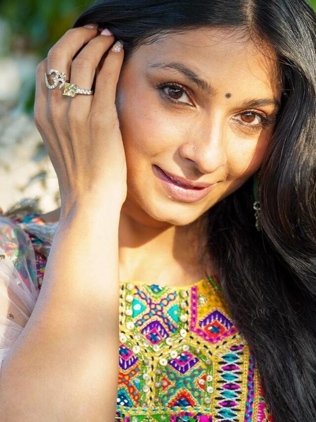 Tanishaa Mukerji Sends A Message on Children’s Day  To the Children of India Stressing On the need for India to become Carbon Neutral