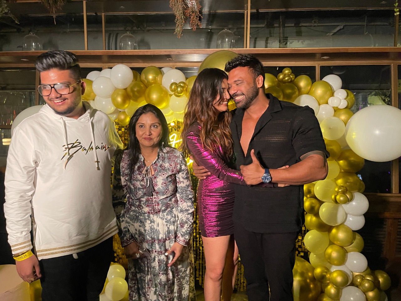 Divya Agarwal brings in her 30th birthday with a fairytale PROPOSAL from engineer-turned-businessman Apurva Padgaonkar!