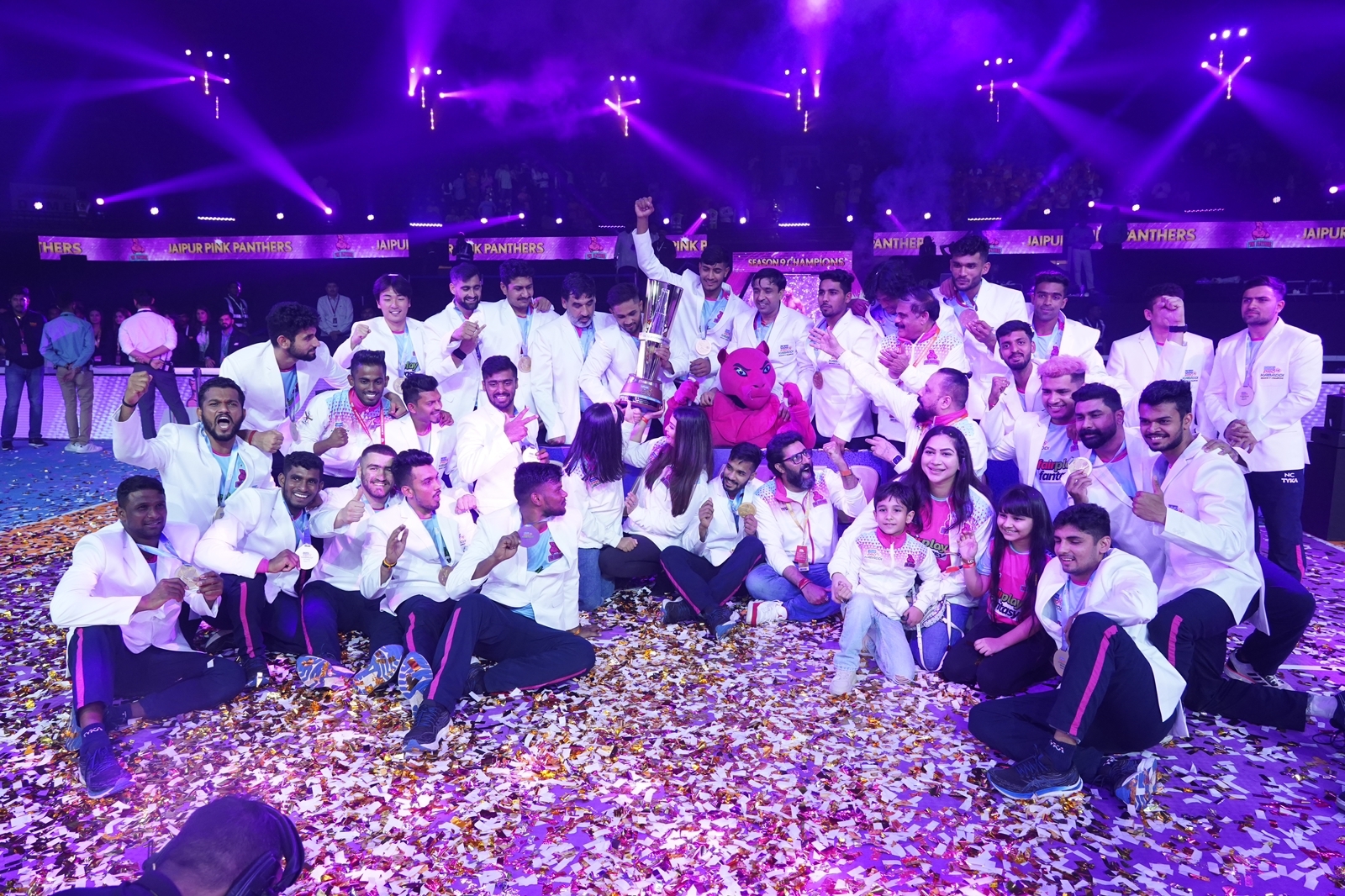 Bachchans Rejoice As Jaipur Pink Panther wins Pro Kabaddi League