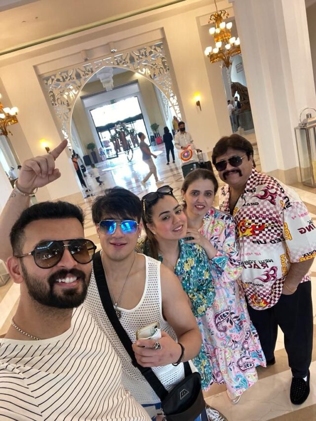 Shivam Sharma Enjoys Vacation in Delhi With Family