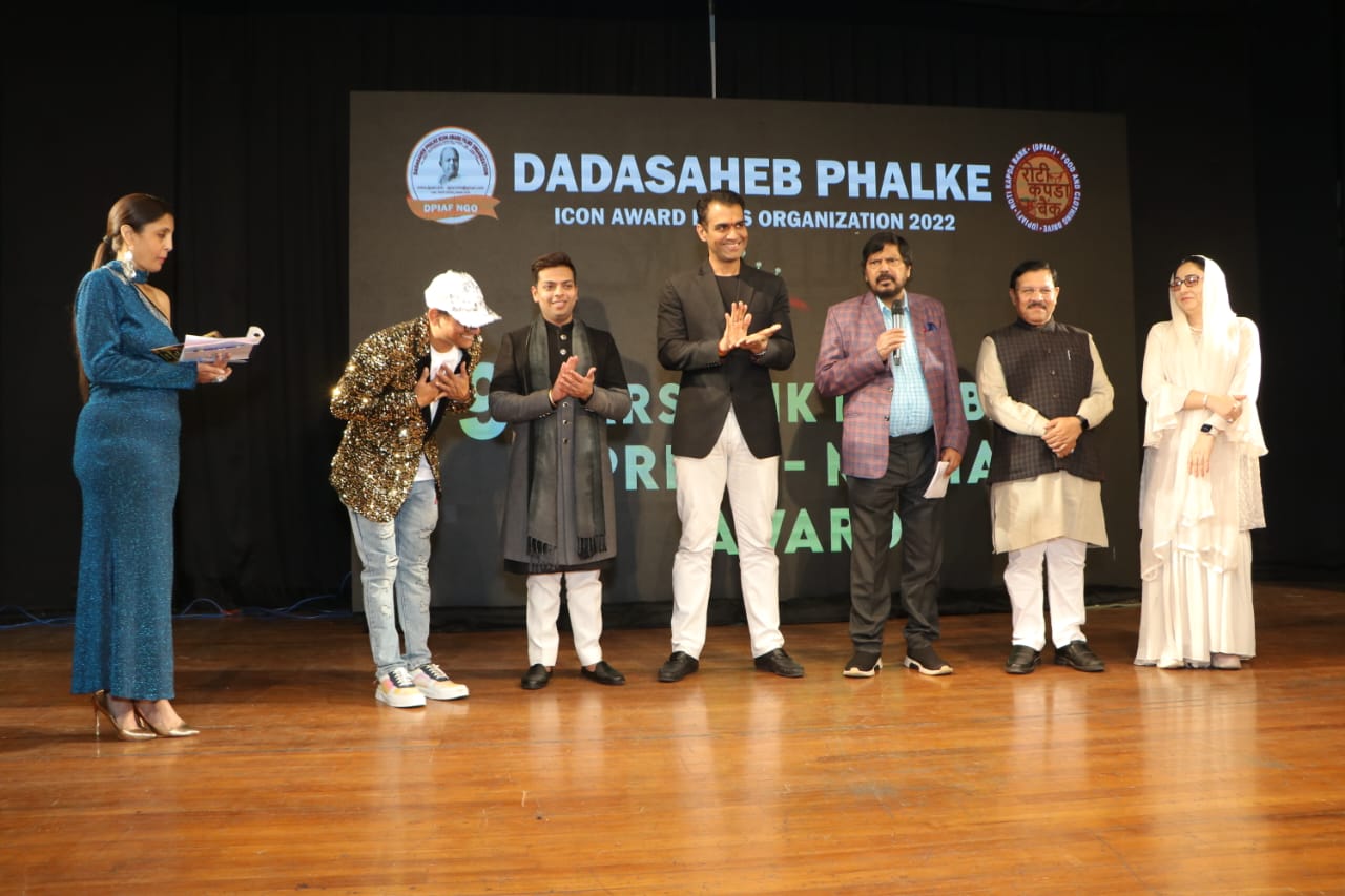 3rd Chhatrapati Shivaji Maharaj Gaurav award And 9th Darshnik Mumbai Press Media Award