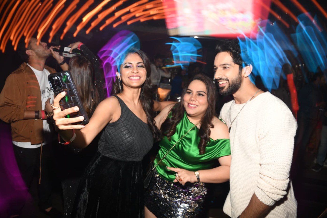 BLOW OUT THE CANDLES! Co-owner of the banner 4 Lions films & the youngest producer in the entertainment industry Karishma Jain celebrated her birthday with family & closest friends