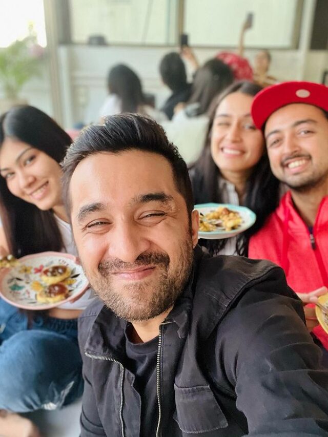 It's Fam-Jam time for Shraddha Kapoor; Actress gorges on street food with family!