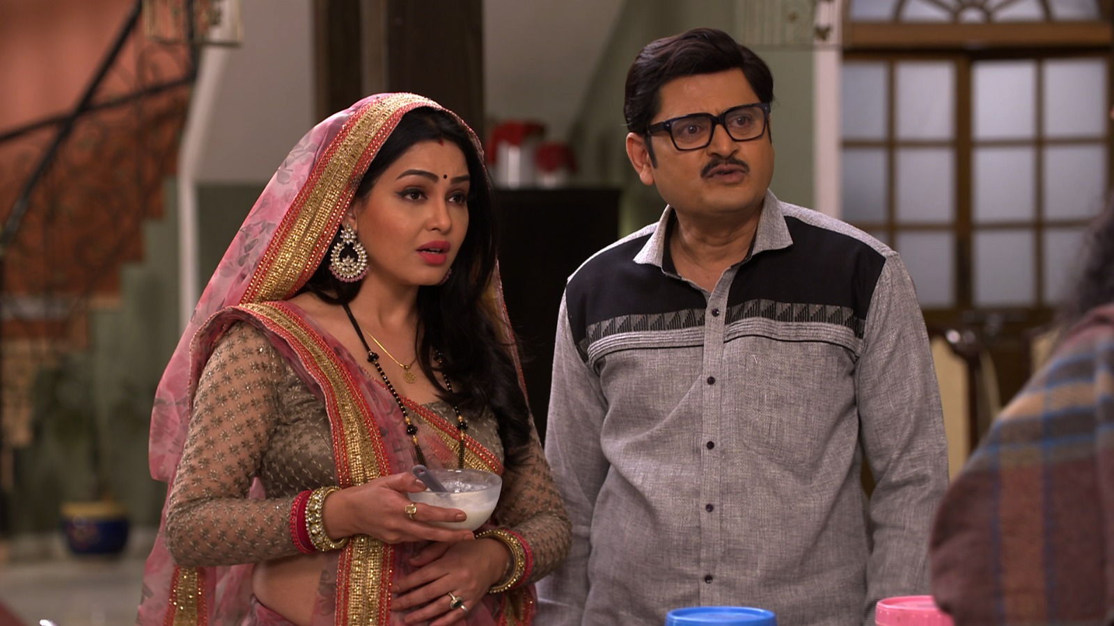 Paristithi se behaal!