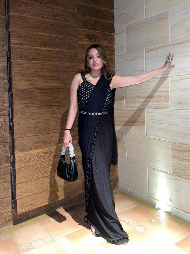 DJ Kkhushi sets the gram on fire With Her Traditional Fashion Game