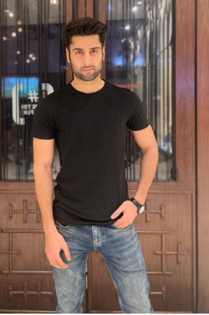 Hitanshu Jinsi: The Dilemma of Lavish Celebrity Weddings: Balancing Privacy and Publicity