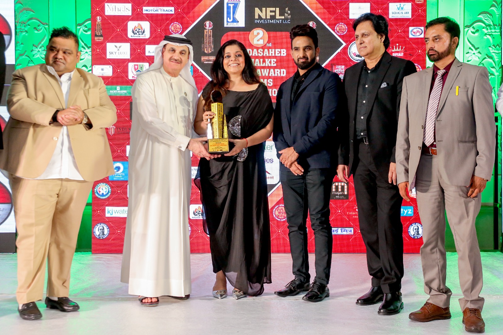Dadasahab Phalke Icon Awards Films International 2023: A Star-Studded Event in Dubai Organized by Kalyanji Jana and Ankita Jana
