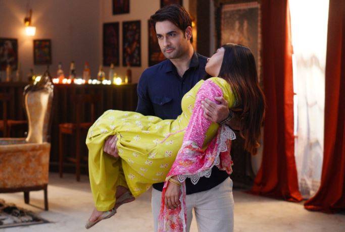 Vivian Dsena and Twinkle Arora’s sizzling chemistry in Udaariyaan