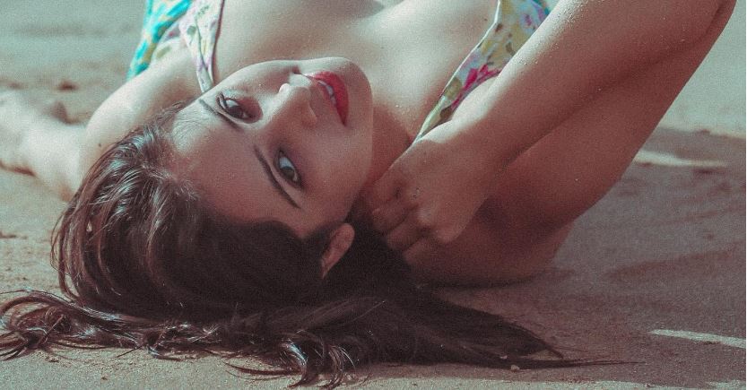 Surabhi Tiwari's Mesmerizing Performance in 'Cottonpete Gate' Leaves Audiences in Awe