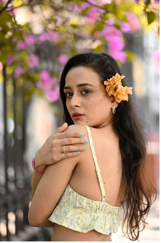 Actress Sneha Jain’s Inspiring Journey: From Financial Struggles to Becoming a Bread Earner