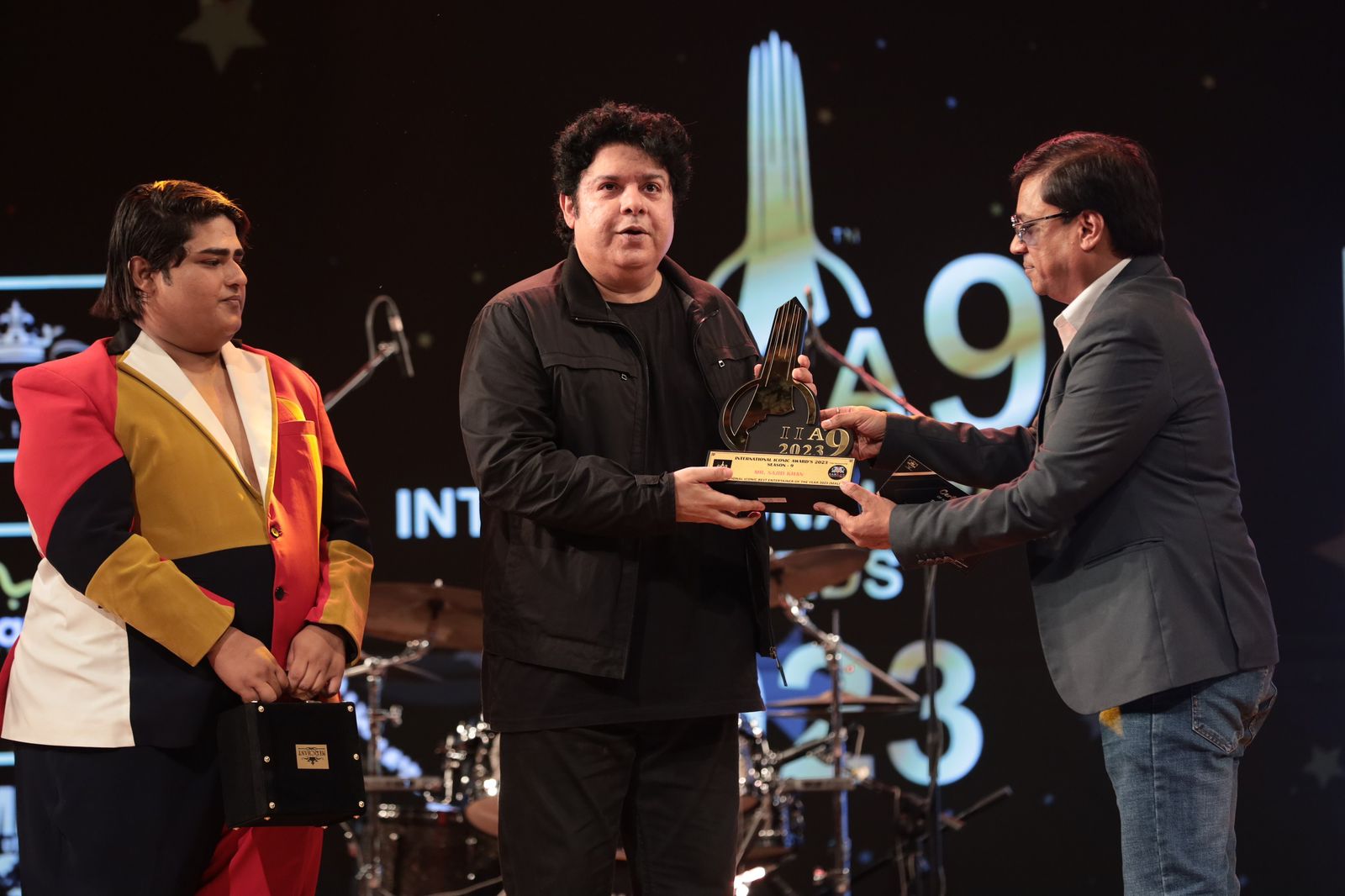International Iconic Awards held amid much pomp and show!