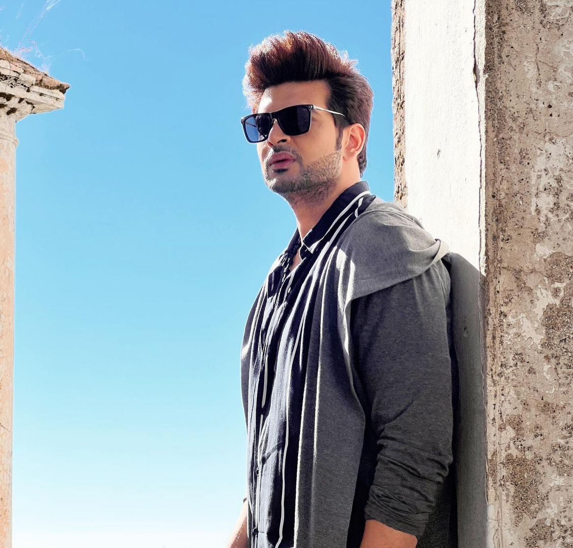 Karan Kundrra: A Fashion Maverick Who Masters Both Formal Elegance and Street Chic (Bigg Boss OTT 2)