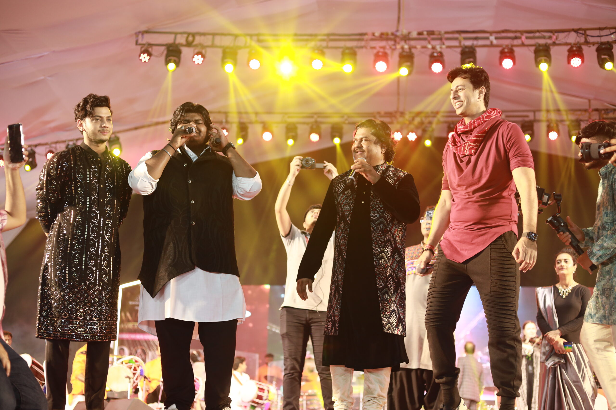 ANANTA Navratri Celebrates Seventh Day with Eminent Guests and Bollywood Charm