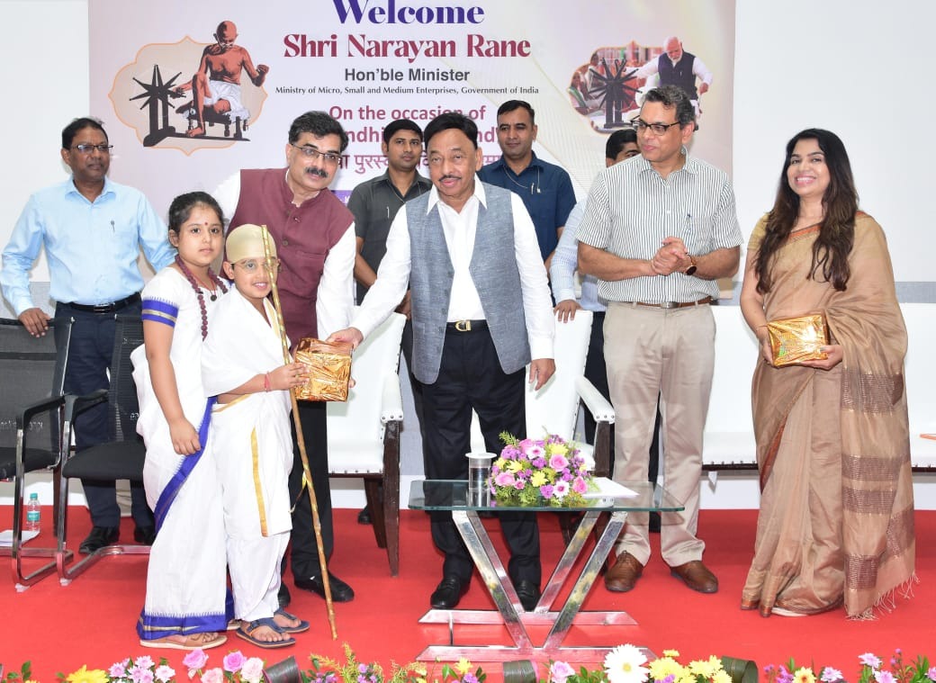 Empowering Artisans: Union Minister Narayan Rane Unveils Khadi Fest 2023 Amidst Remarkable Growth in Khadi Sector