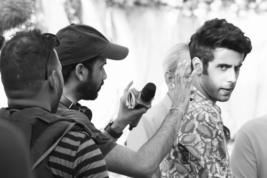 Director Avnish Barjatya Praises Poojan Chabra Aka Vilas in His Debut Movie "DONO"