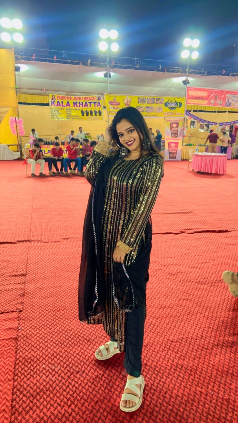 Shreya Kulkarni Expresses Her Love for Goddess Durga in This Navratri