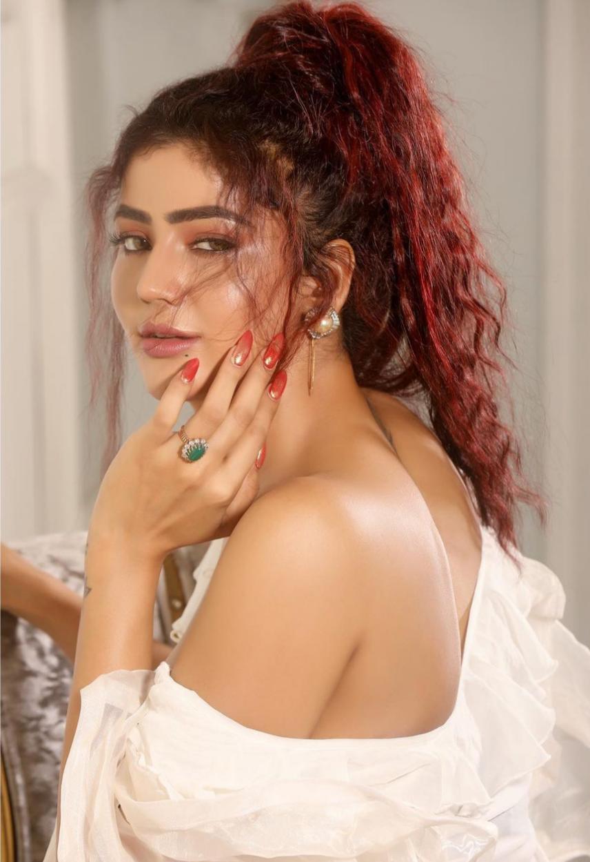 Soniya Bansal Warns Sana Raees Khan in Bigg Boss