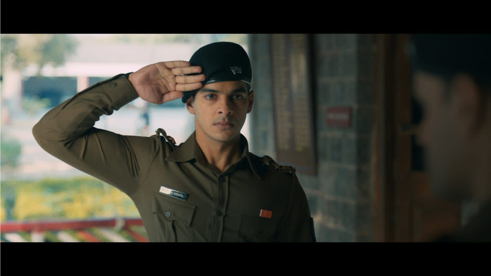 "Ishaan Khatter's Stellar Dance Moves in 'Pippa' Song 'Main Parwaana' Earn Praises from Bollywood Icons"