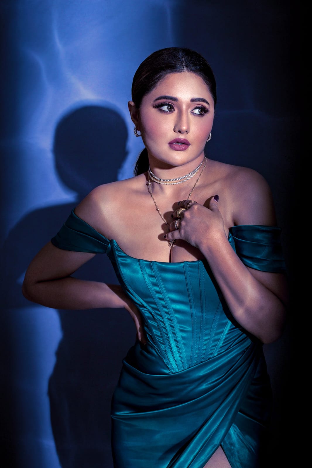 Rashami Desai Ventures into Cosmetics, Launches 'Glamveda'—Becomes Third Celebrity Entrepreneur After Manish Malhotra & Sonakshi Sinha
