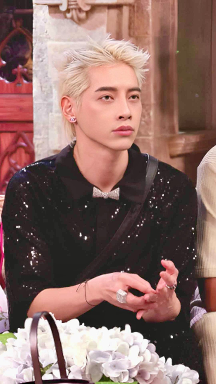 K-Pop Sensation Aoora Takes Social Media by Storm, Eclipsing Established Celebrities in Bigg Boss