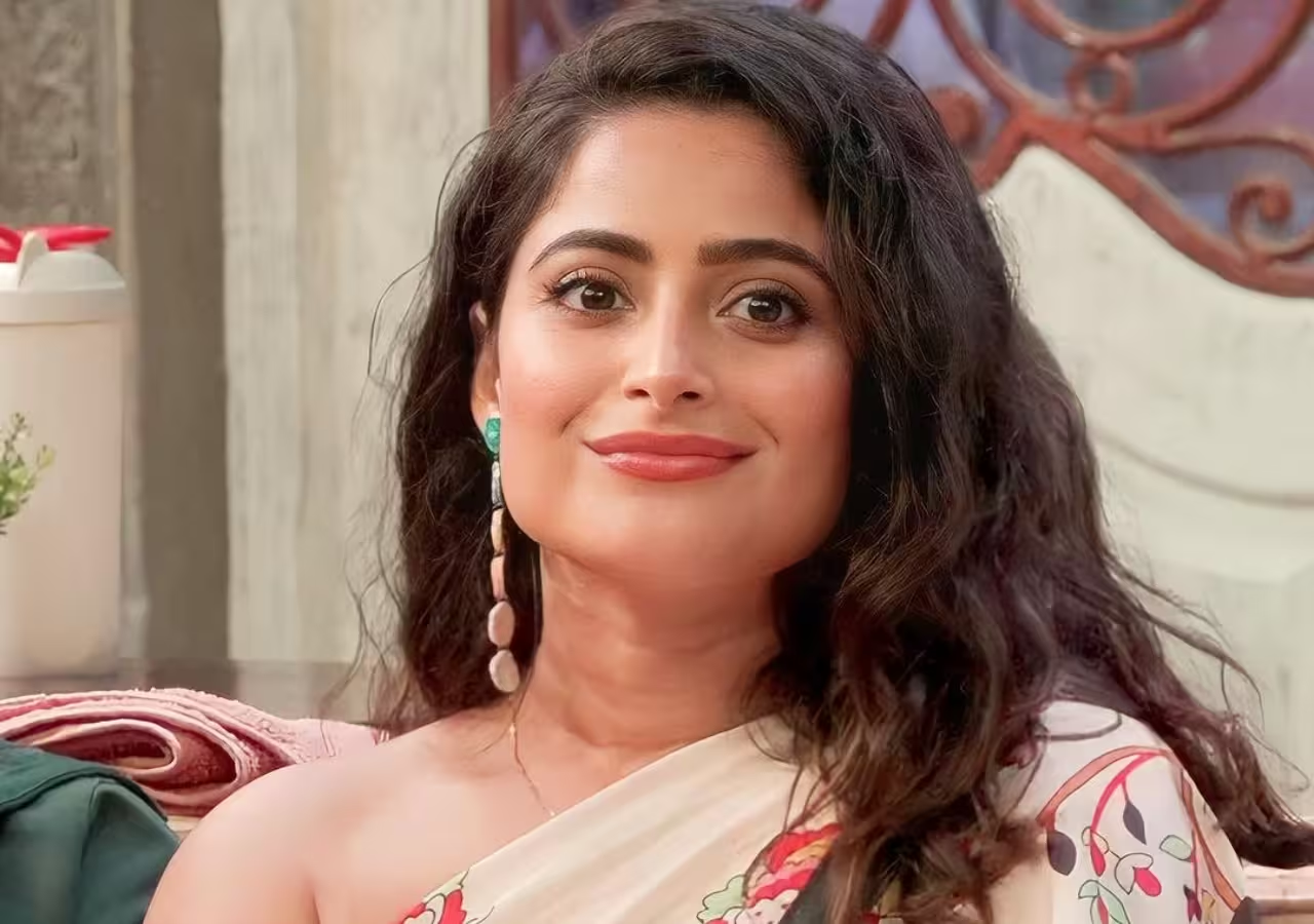 "Aishwarya Sharma Unveils the Realities of Bigg Boss 17: From Trolls to Cunning Contestants"