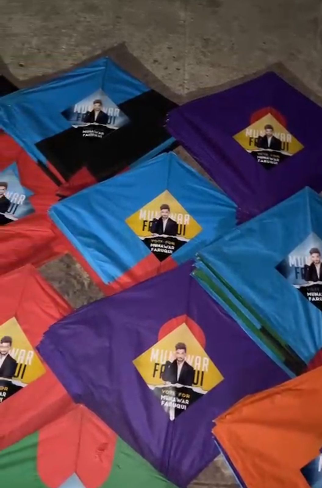 Munawar Faruqui's Fans Show Strong Support: Kites with His Face Flying High, Everyone Rooting for His Win!