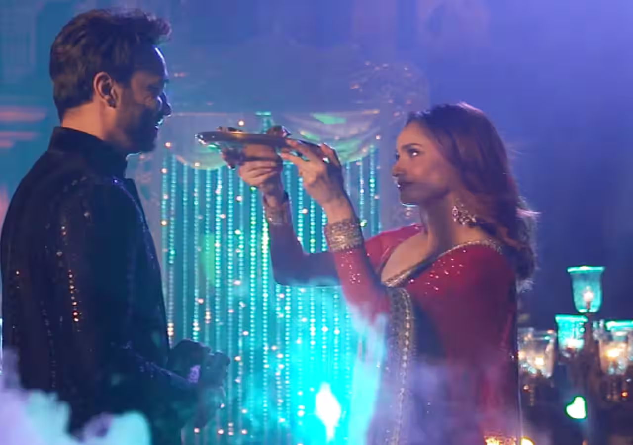 "Bigg Boss 17 Finale: Ankita Lokhande and Vicky Jain's Romantic Dance Sparks Netizens' Debate on Authenticity"