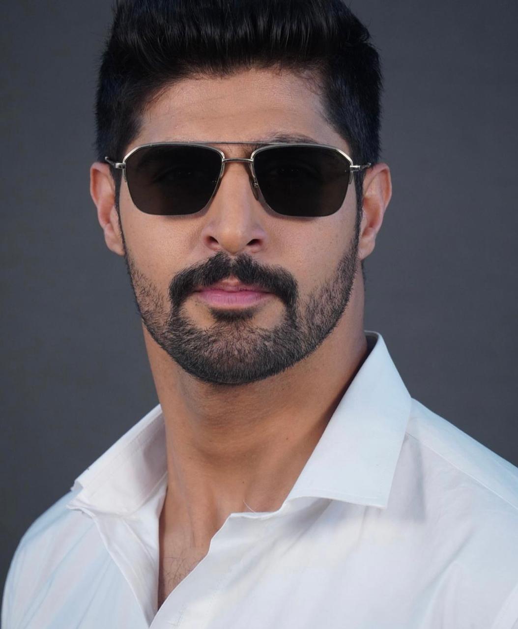 Tanuj Virwani Elevates His Style for Splitsvilla X5, Flaunts Dashing Look with Long Hair and Earring