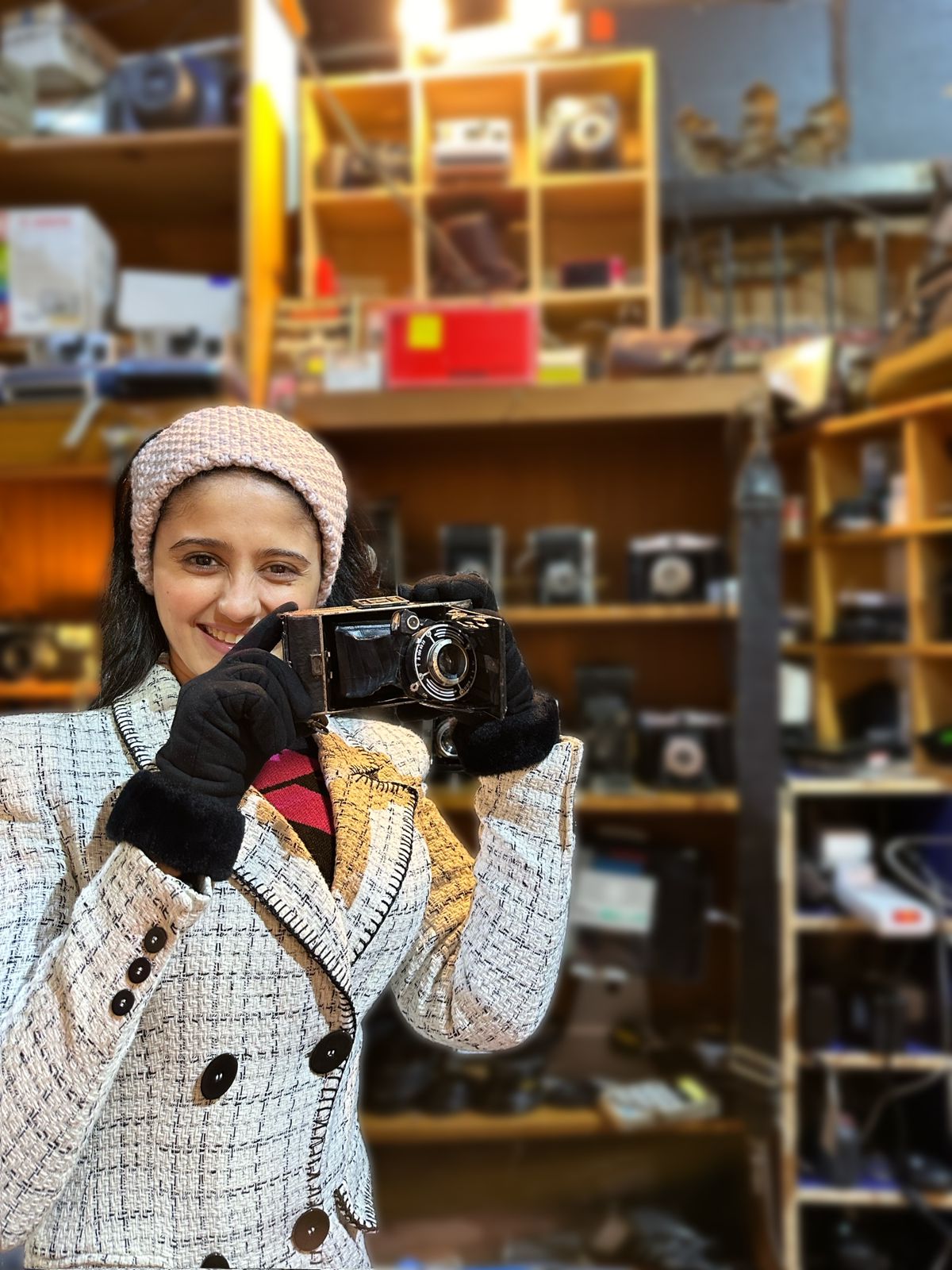 Ayesha Singh's Heartwarming Encounter with a Fan in London: A Memorable Experience