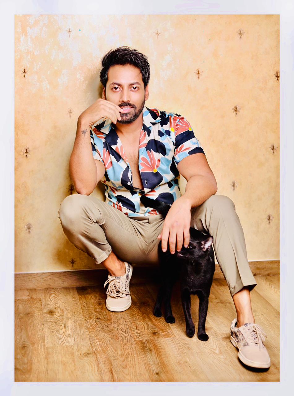 Trending: Ksshitij Singh's Street-Style Moments Inspire Fashion Enthusiasts