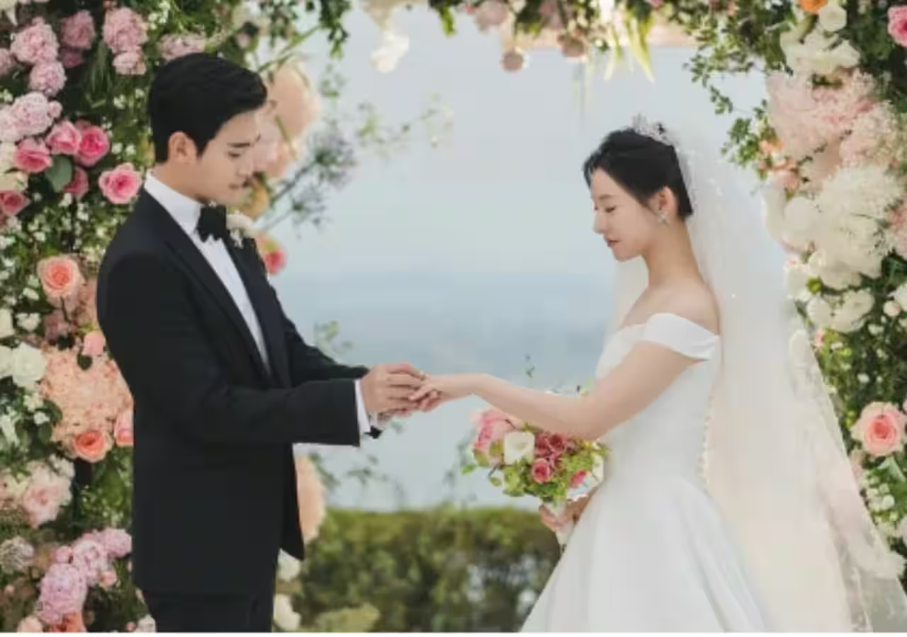 Hyun Bin and Son Ye-jin's Real Wedding Inspires a Sequence in Netflix's "Queen of Tears"? Fans Speculate