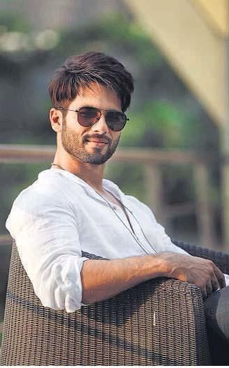 Shahid Kapoor Criticizes Bollywood's Insider Culture: Advocates for Inclusivity and Collaboration