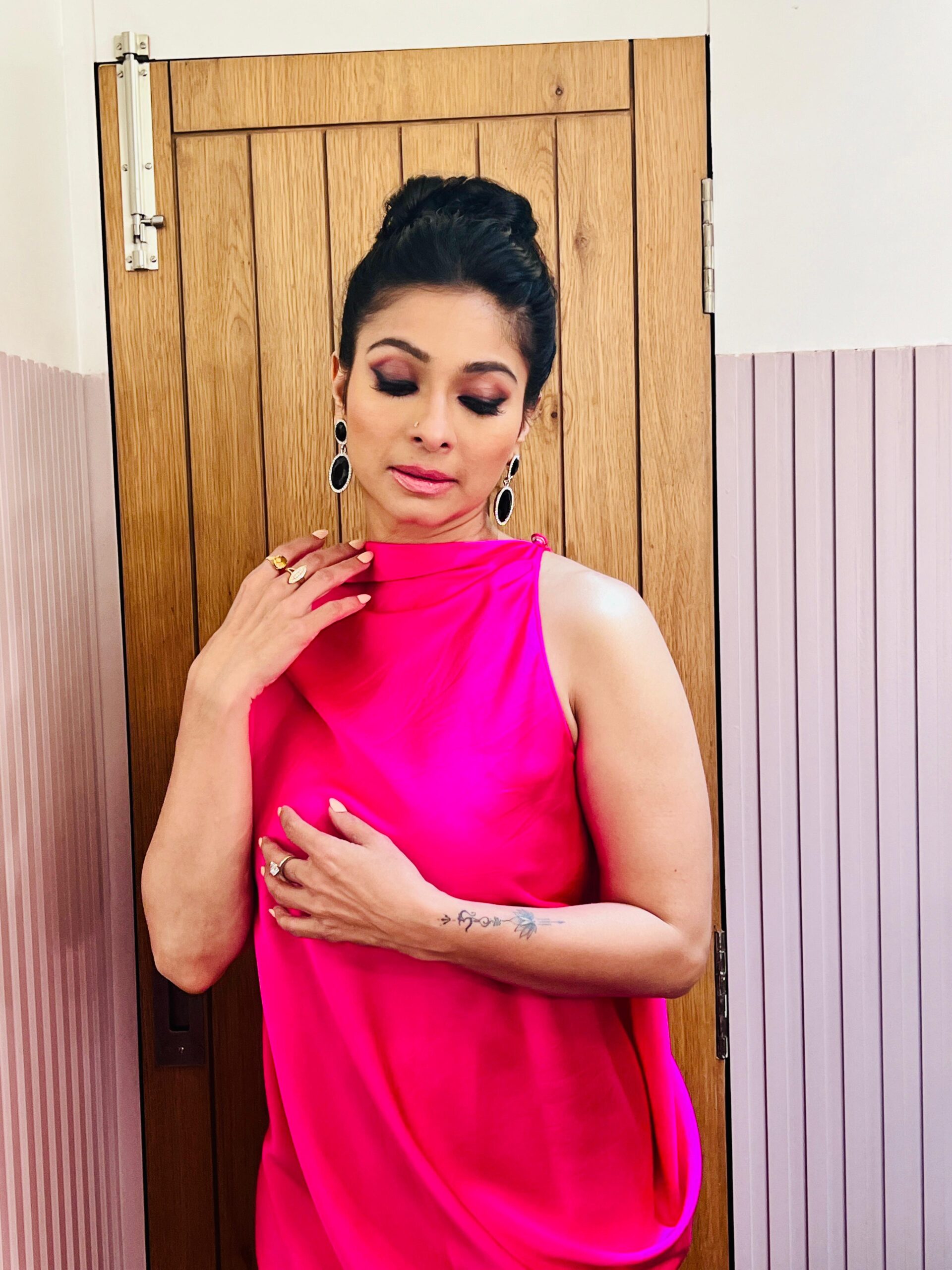 Tanishaa Mukerji Stuns in Mesmerizing Pink Attire: A Fashion Inspiration for All