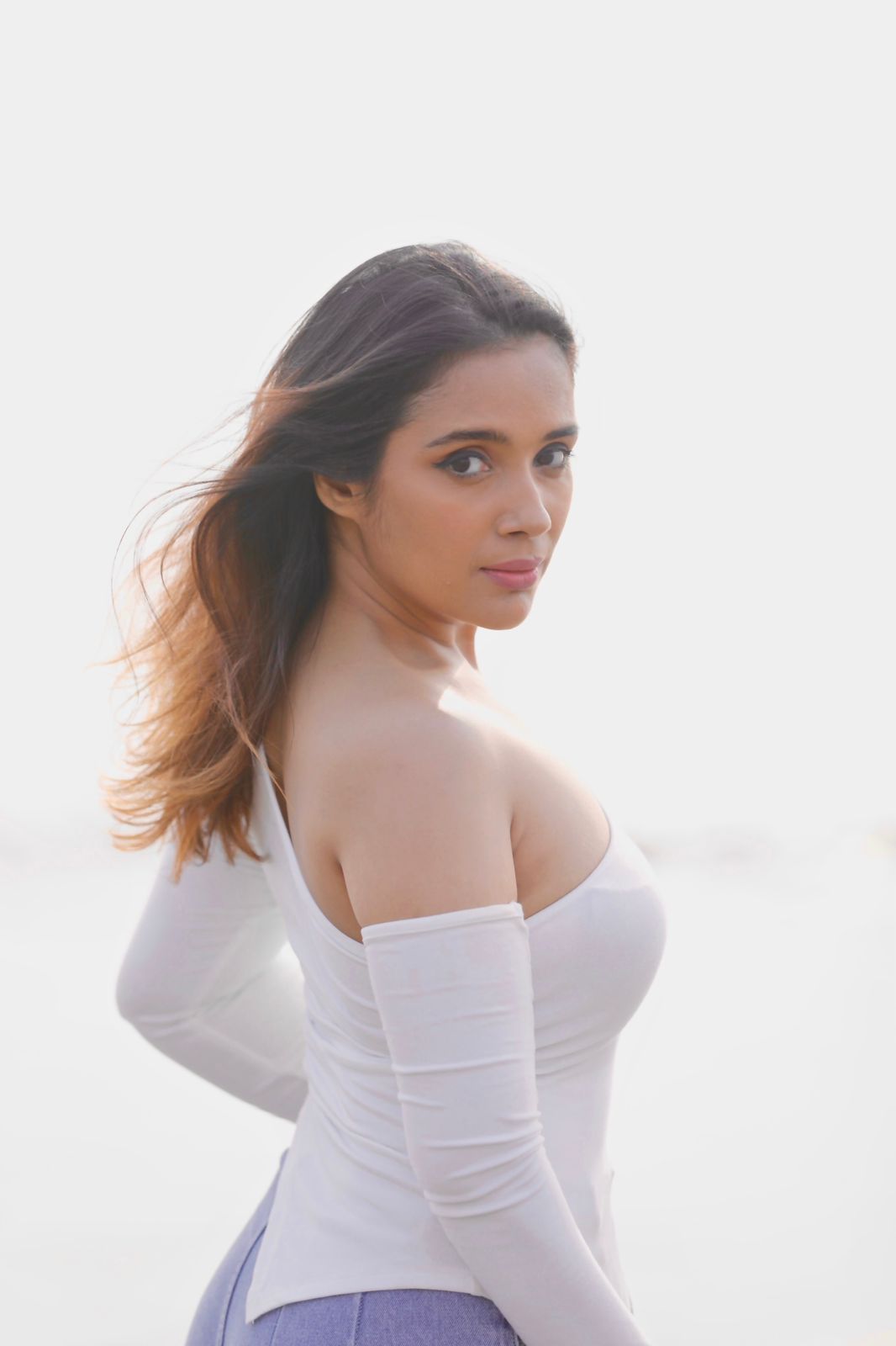 Veronica Vanij: Redefining Elegance and Style in White