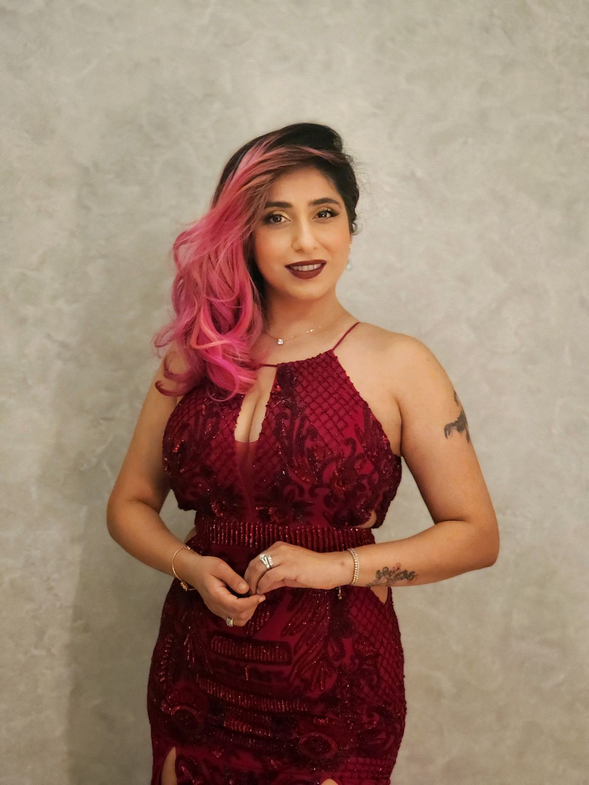 Trending Pics: Neha Bhasin Sets the Style Bar High with Ultimate Oomph Quotient