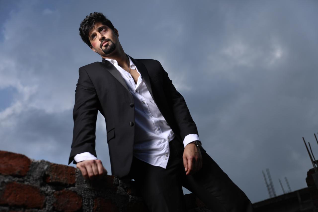 Tanuj Virwani receives serious accolades and love for his performance in Yodha, actor shares thanksgiving for fans