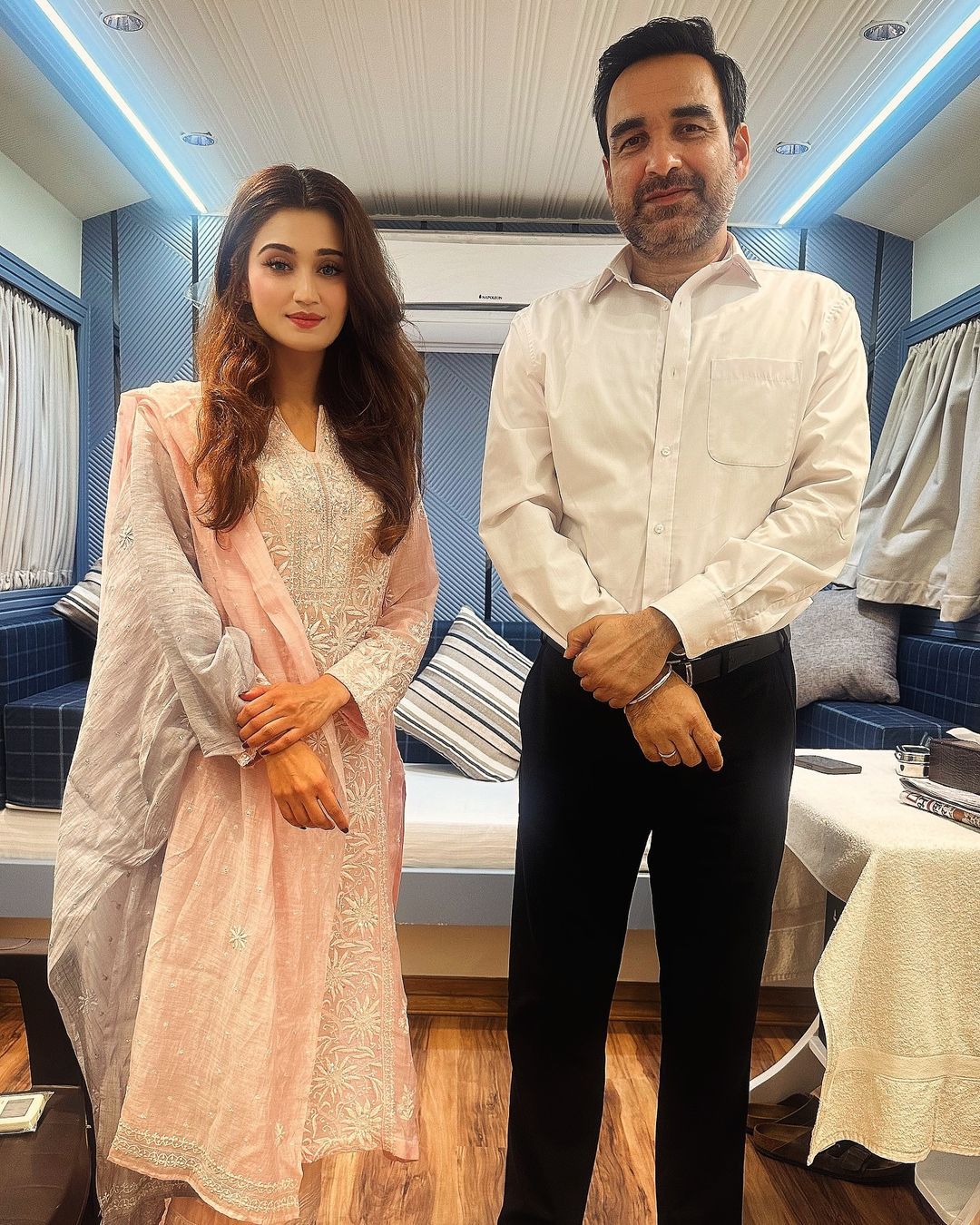 Viral Alert: Arushi Nishank shares a 'moment of pride' with the incredible Pankaj Tripathi, shares a happy post for fans