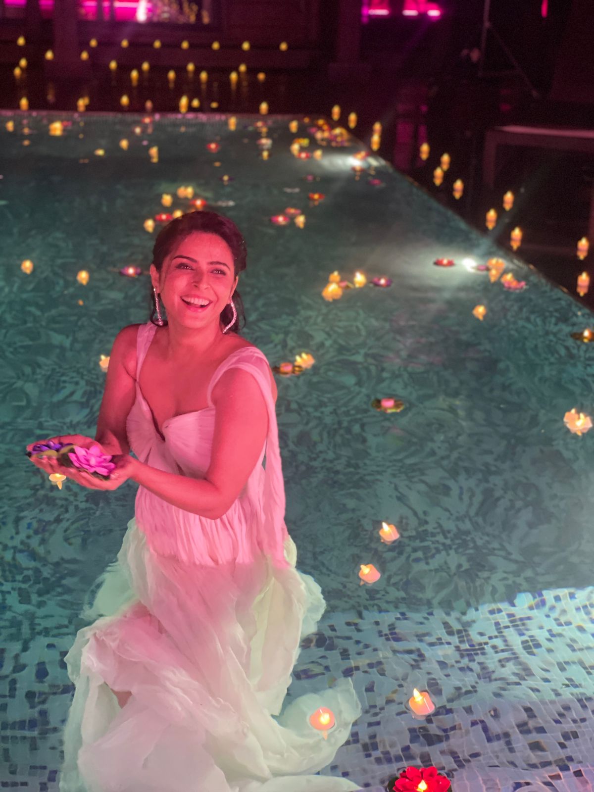 Madhurima Tuli is relishing the beauty of nostalgia with perfection, shares glimpses of some of her favourite moments of the past few years