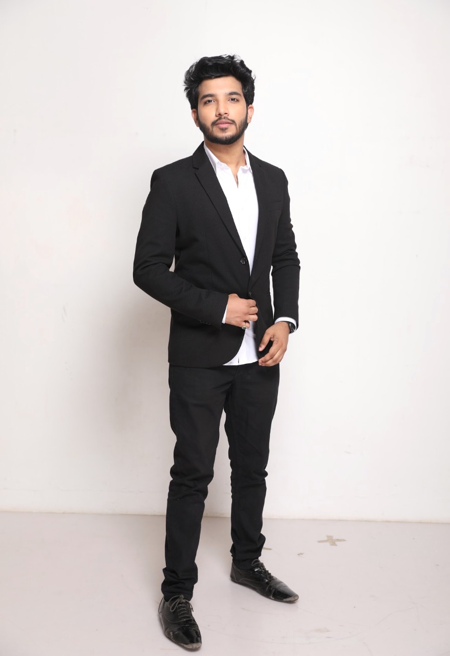 Piyush Shankar's Soulful Voice and Composition Shine in "Vada Humse Karo" from the Film 'SAVI'