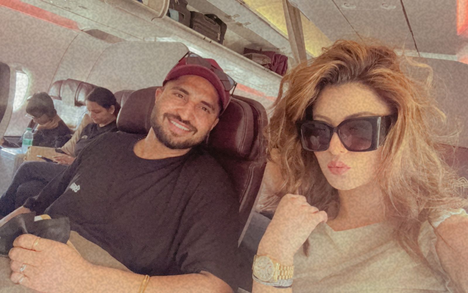 Urvashi Rautela flies along with her hero Jassie gill to New York for new film & to attend IND vs Pakistan T20 World Cup match, fans excited for the 'surprise factor'