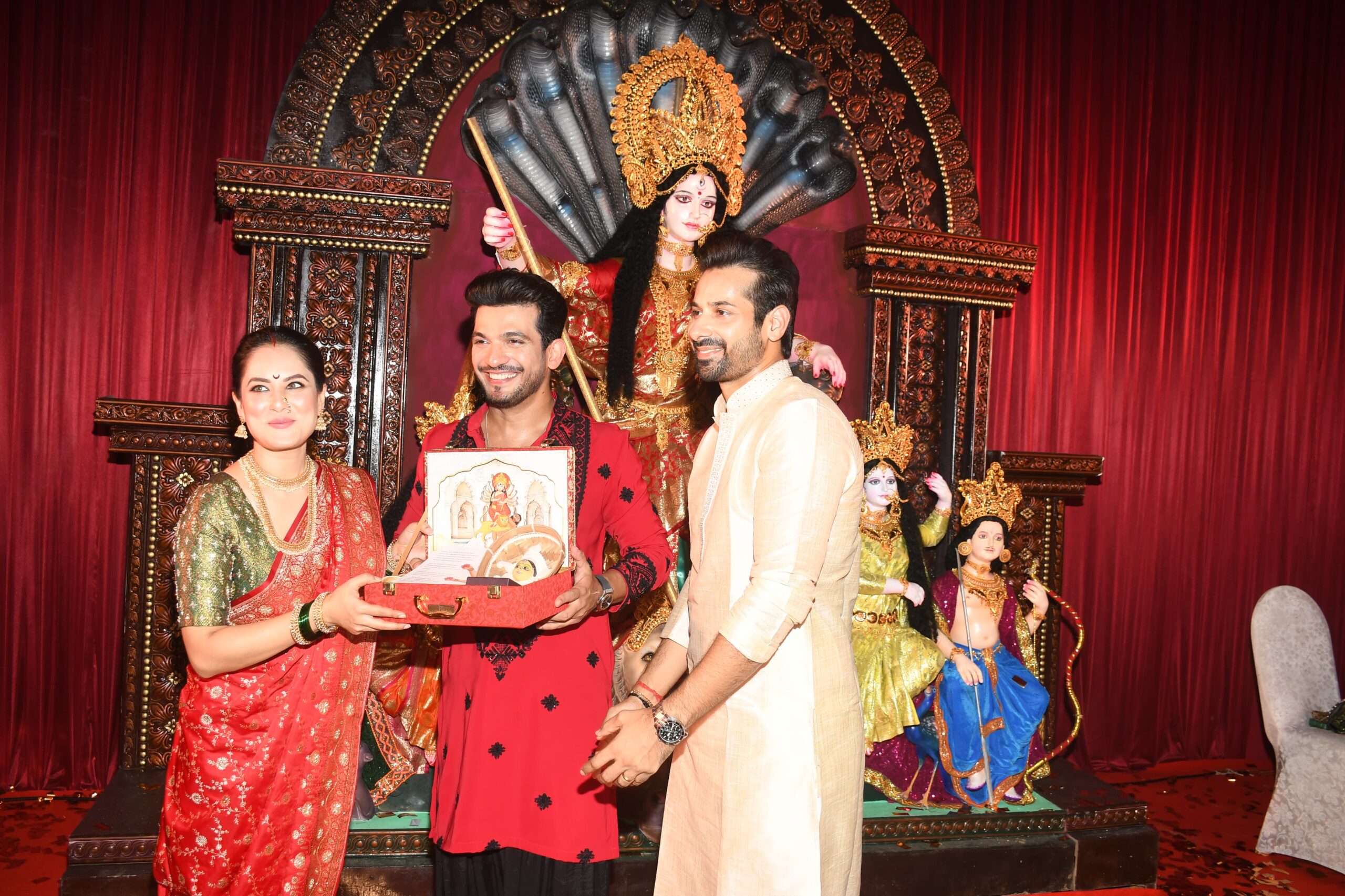 Goregaon Durga Mahotsav 2024: Experience Kolkata's Iconic Durga Pujo in Mumbai with a Royal Twist Organized by Kunal Verma, Puja Banerjee, Piyush Kothari, and Bikash Verma