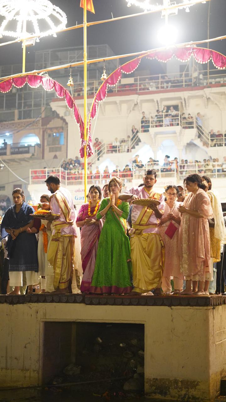 Ahead of the release of her song from Pushpa 2: The Rule, Sreeleela seeks blessing in Varanasi!