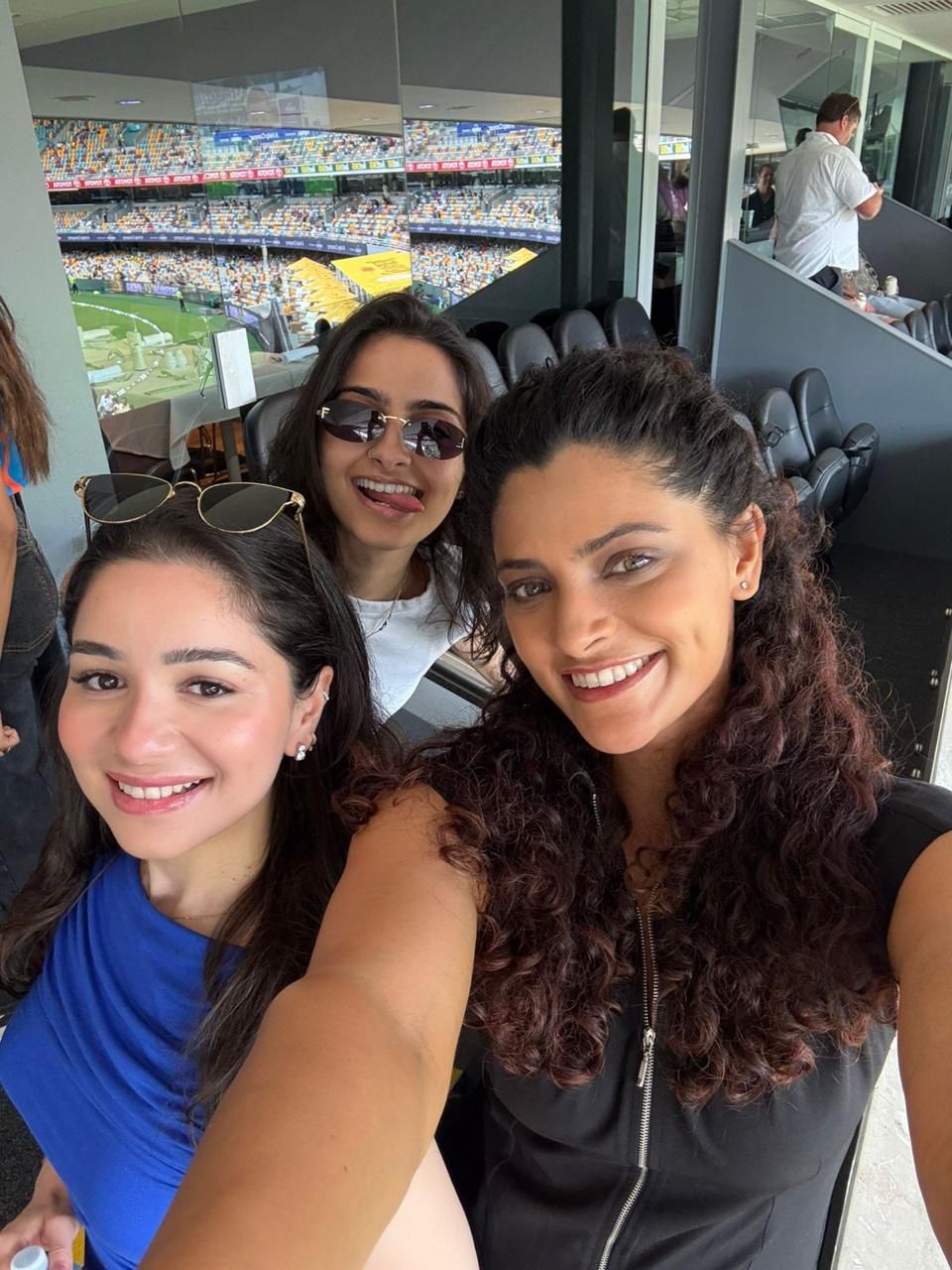 Saiyami Kher takes time off from work, Has the Time of Her Life in Australia with Sara Tendulkar and Friends